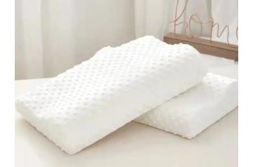 NORWEGIAN PREMIUM TRAAGSCHUIMKUSSEN